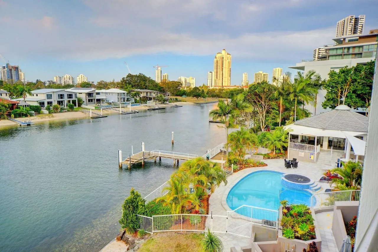 3Br Broadbeach Lakefront Apartment - Coasthm Gold Coast 0*,  Australien
